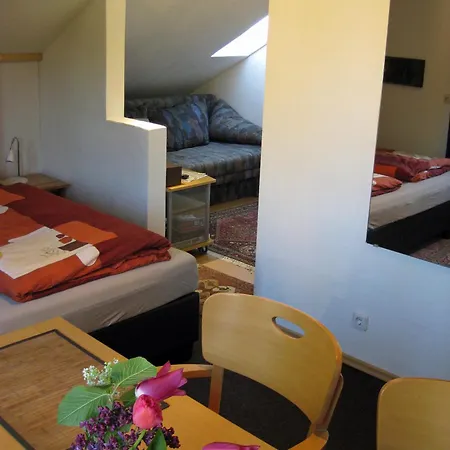 Eva Und Wolf Apartman